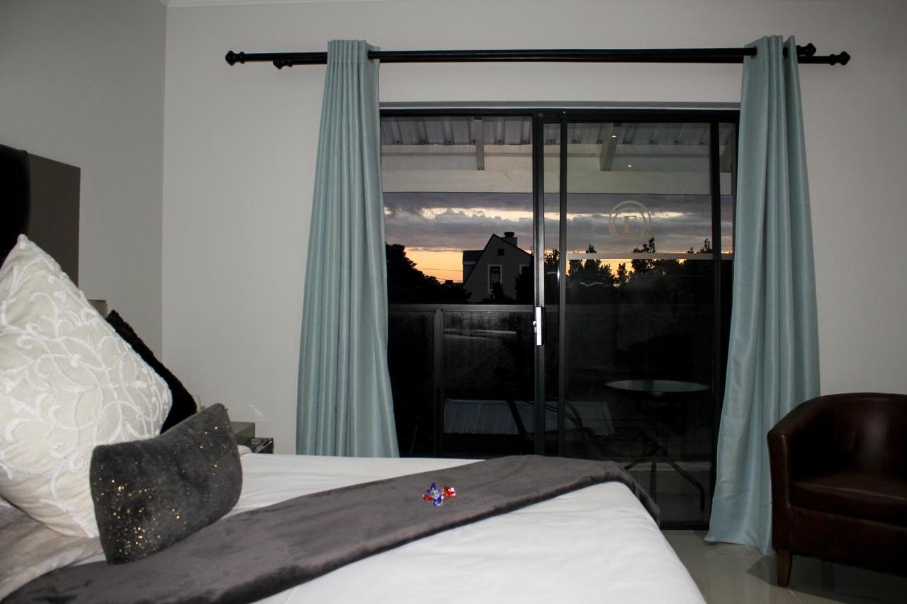 Elizabeth House Hotel เฮอร์มานุส ภายนอก รูปภาพ