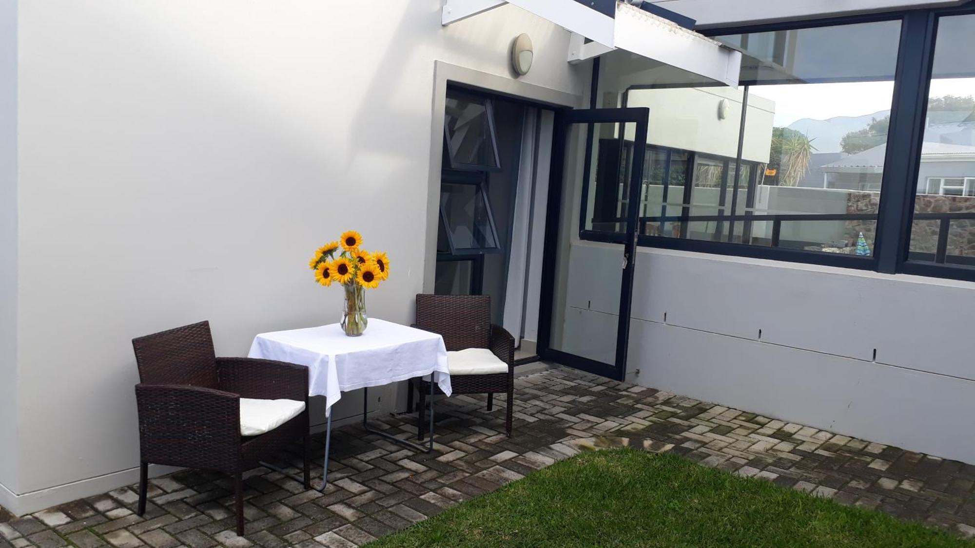 Elizabeth House Hotel เฮอร์มานุส ภายนอก รูปภาพ